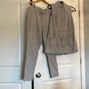 Denim company active 2 piece pant and zip up mock vest size small